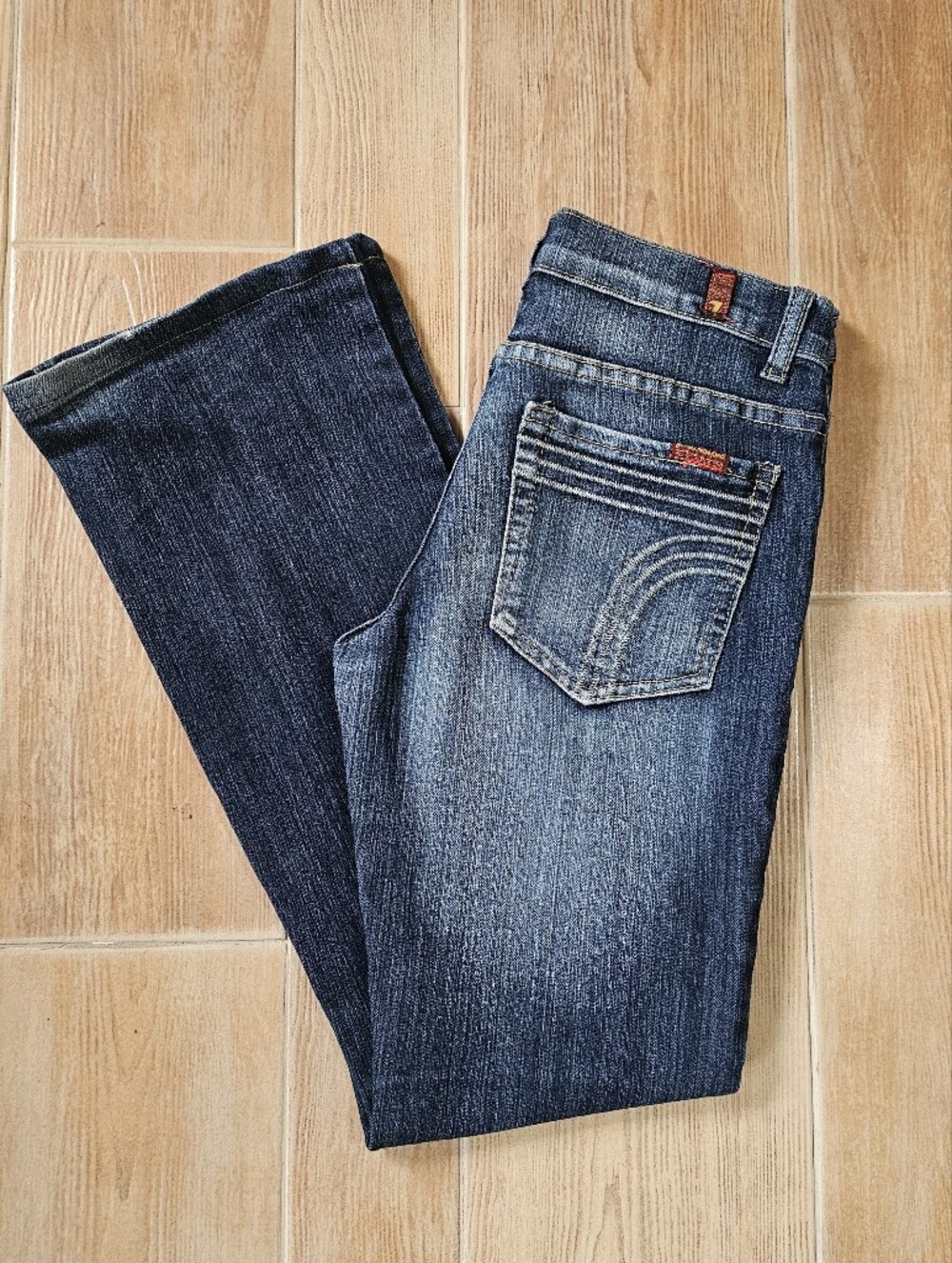 7 For All Mankind Women's Dark Blue Bootcut Jeans Size 28 - Low to Mid Rise